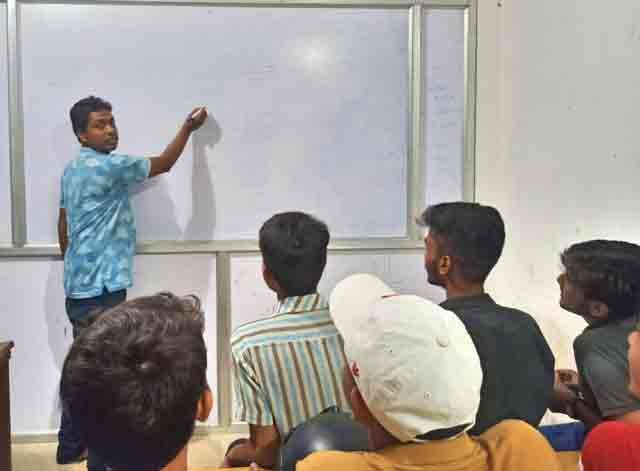 सासाराम के लाल ने घर रह कर ही निकाल लिया IIT | सासाराम के कोचिंग देने लगे आईआईटियन | IIT Results 2020 3 Fotor 160193602163212
