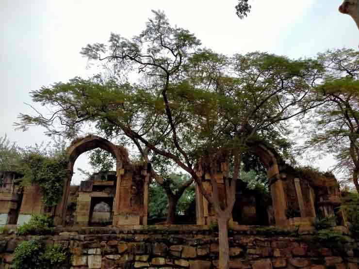 सासाराम के तकिया मोहल्ले में इस्लाम शाह सूरी का अधूरा मकबरा
