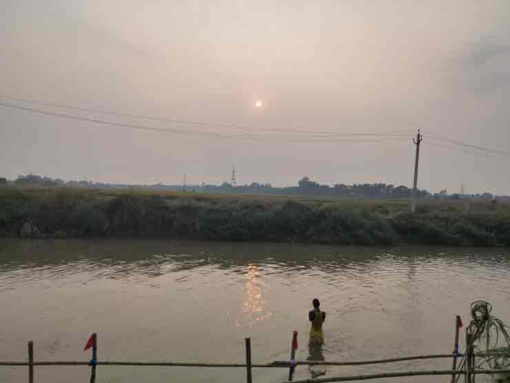 Chath Puja in Kao River
