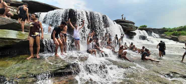 प्रकृति का मधुर संगीत सुनना है तो चले आईए मांझर कुंड | Manjhar Kund Waterfall 7 Manjhar Kund Waterfall Sasaram