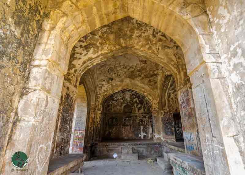 रोहतासगढ़ किले के अंदर प्राचीन नक्काशी और खरवार राजवंश से जुड़ा इतिहास