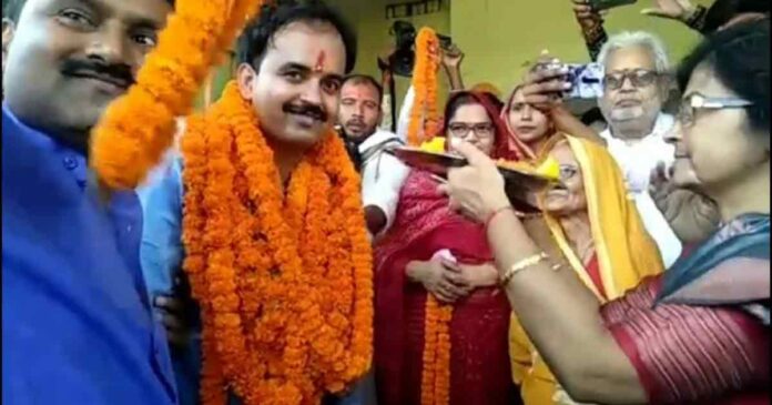 BPSC Topper Gaurav Welcomed in Village