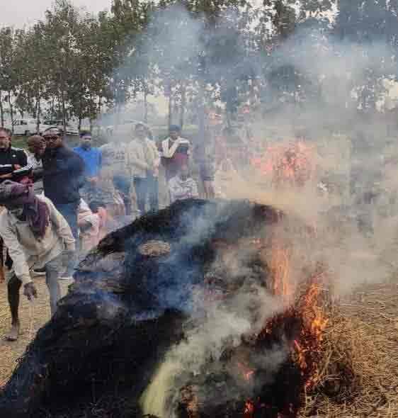 सासाराम के लाल ने अंग्रेजों को भी पढ़ाया था कानून,103 वर्षीय हरि नारायण पंचतत्व में विलीन हो गए | Scholar hari narayan singh passed away at 103 years 4 पंच तत्वों में विलीन होते हरि नारायण सिंह ,सासाराम