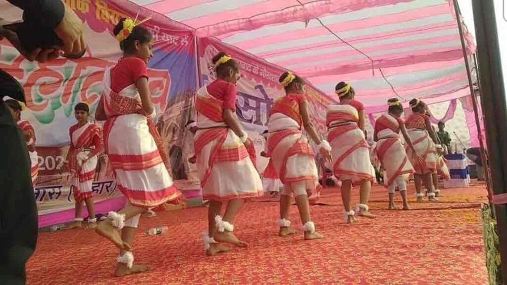 5 मार्च को पहली बार सरकारी स्तर से रोहतासगढ़ महोत्सव होगा , आप भी चलिए हमारे साथ | First rohtasgarh mahotsav by government 2 फाइल : रोहतासगढ़ किला पर वनवासियों का सांस्कृतिक कार्यक्रम
