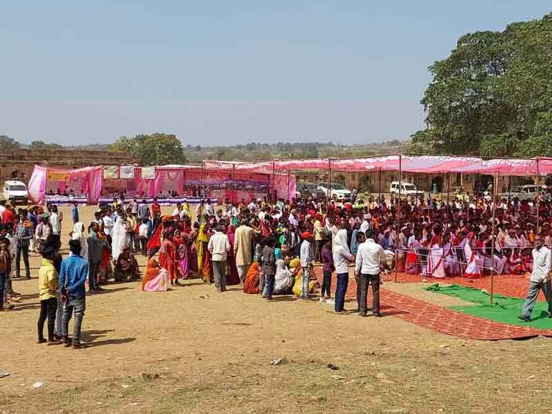 रोहतासगढ़ का पहला सरकारी वनवासी कल्याण महोत्सव ऐतिहासिक बन गया | Rohtasgarh vanvasi kalyan mahotsav 2022 4 रोहतासगढ़ वनवासी कल्याण महोत्सव 2022 में वनवासियों का भीड़