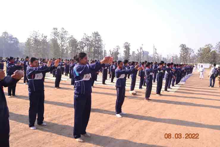 सामान्य छात्राएं व 220 महिला प्रशिक्षु सिपाहीयों को आत्मरक्षा प्रशिक्षण 