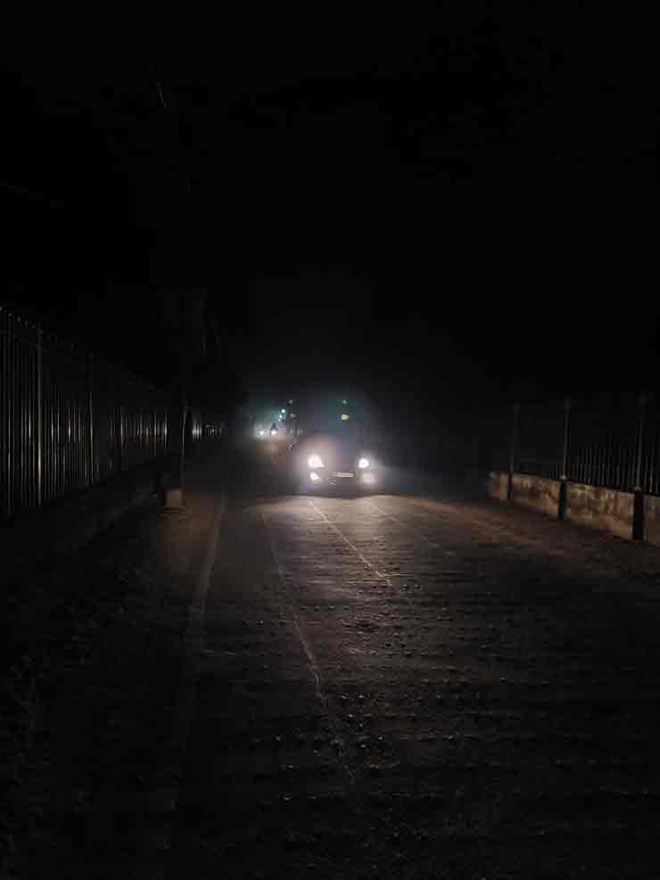 रोहतास के 50 वें स्थापना दिवस पर शेरशाह मकबरा रोड पर व्याप्त अँधेरा 
